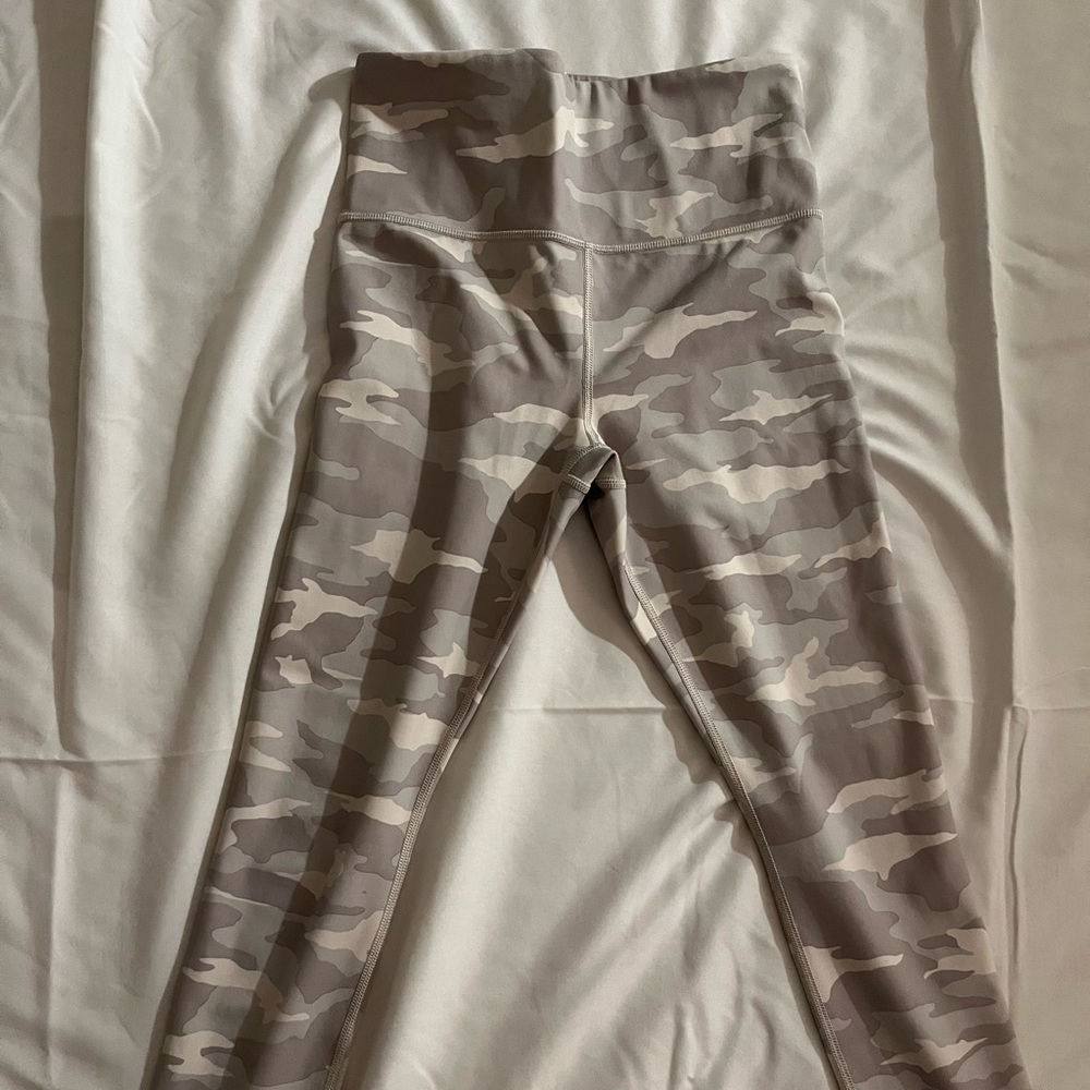 Athleta Leggings. (6).(White and gray camo)